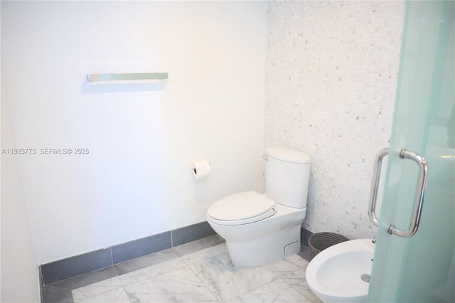 200 BISCAYNE BLVD WY 3309, Miami, FL 33131