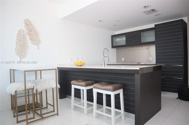 200 BISCAYNE BLVD WY 3309, Miami, FL 33131