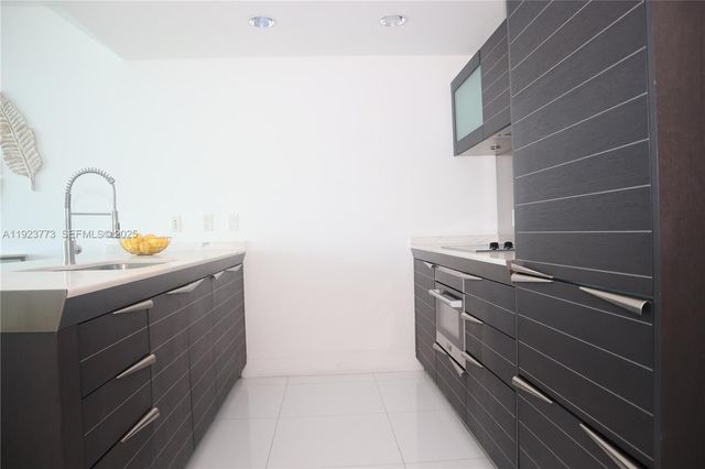 200 BISCAYNE BLVD WY 3309, Miami, FL 33131