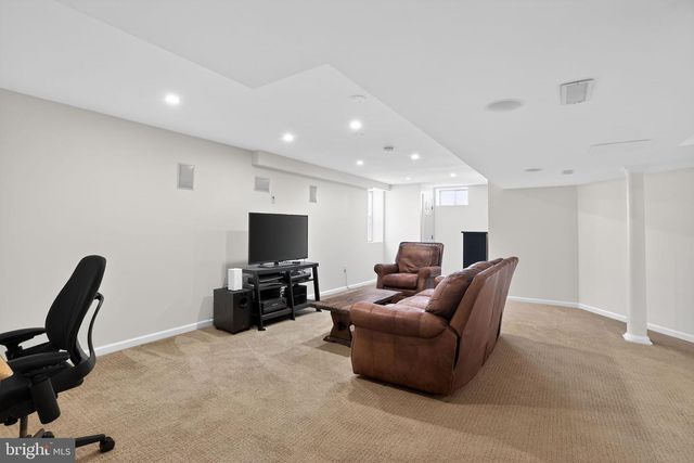 926 COVINGTON DR, Downingtown, PA 19335