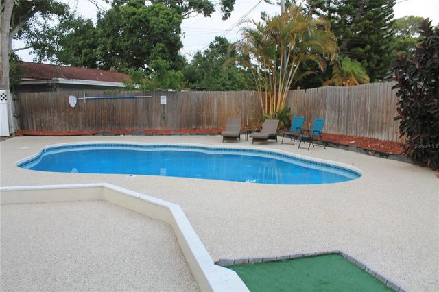 863 BAY BREEZE TERRACE, Largo, FL 33770