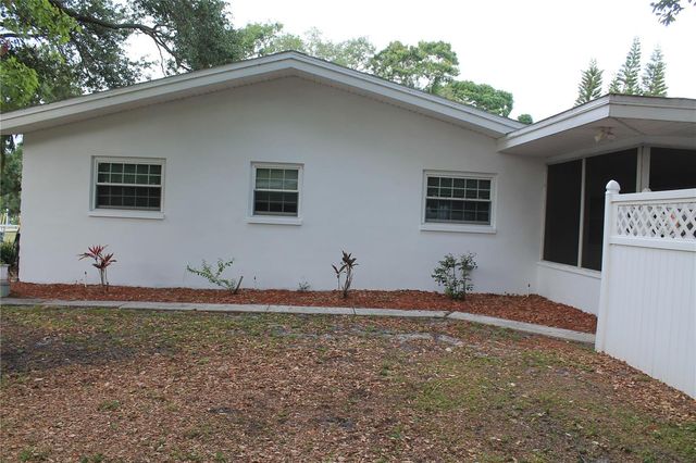863 BAY BREEZE TERRACE, Largo, FL 33770