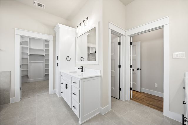 903 Boston Lane, River Oaks, TX 76114