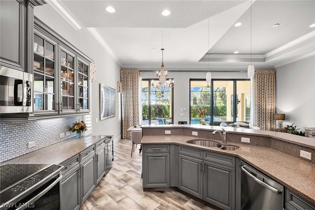 6502 Roma WAY, Naples, FL 34113