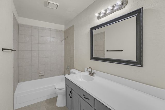 2822 Fenwick Street, Grand Prairie, TX 75052