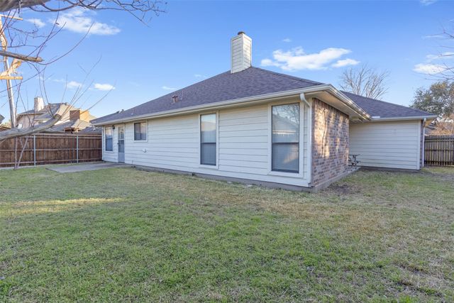 2822 Fenwick Street, Grand Prairie, TX 75052