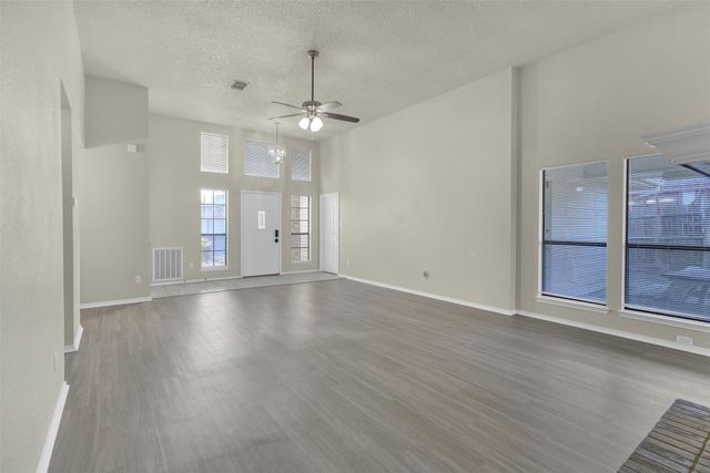 2822 Fenwick Street, Grand Prairie, TX 75052