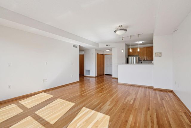 560 2nd Street N 410, Minneapolis, MN 55401