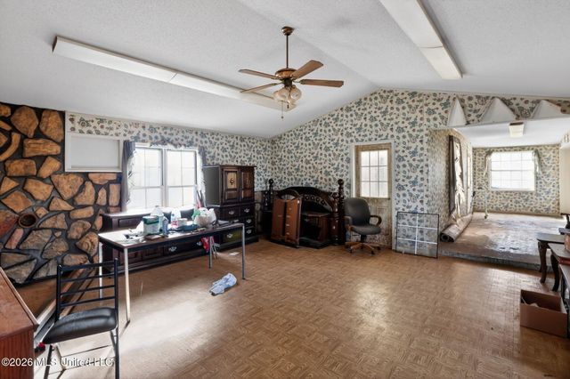 219 Heafner Road, Batesville, MS 38606