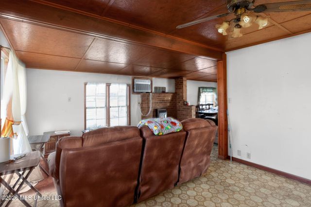219 Heafner Road, Batesville, MS 38606