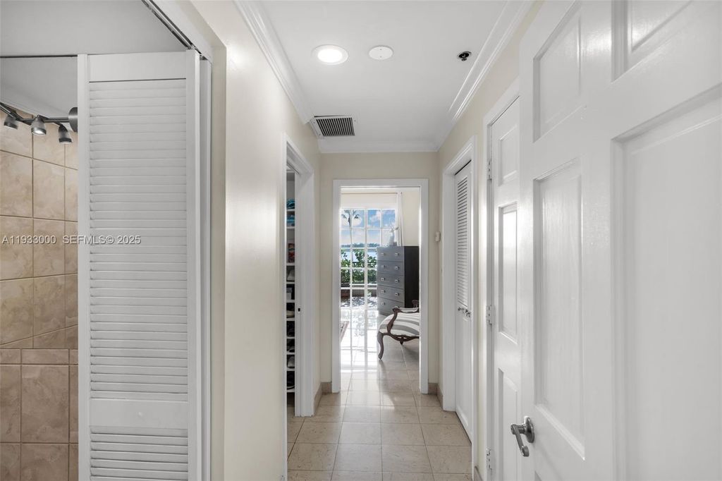 Image 16 of property listing at 2124 Fisher Island Dr 2124, Miami Beach, FL 33109