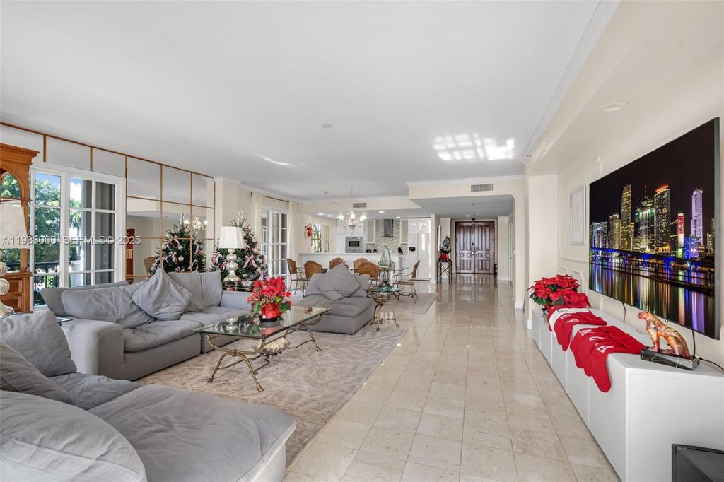 Image 9 of property listing at 2124 Fisher Island Dr 2124, Miami Beach, FL 33109
