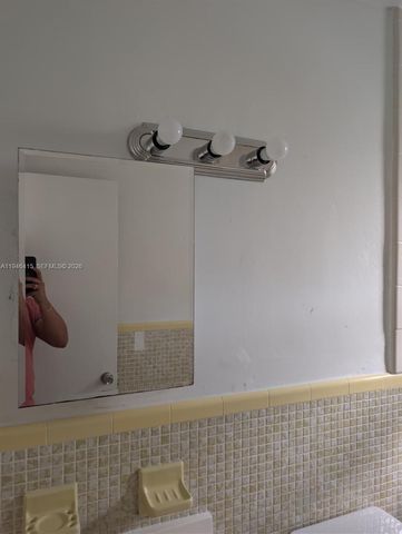 1461 SW 5th St 4, Miami, FL 33135