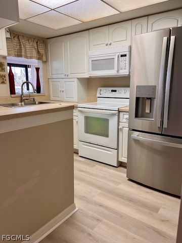 5905 Trailwinds DR 816, Fort Myers, FL 33907