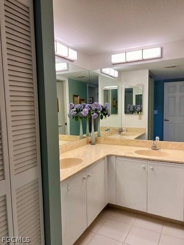 5905 Trailwinds DR 816, Fort Myers, FL 33907