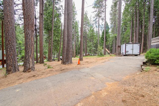 2062 Fairway Dr, Arnold, CA 95223