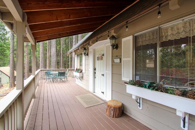 2062 Fairway Dr, Arnold, CA 95223
