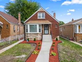 7917 S Christiana Avenue, Chicago, IL 60652