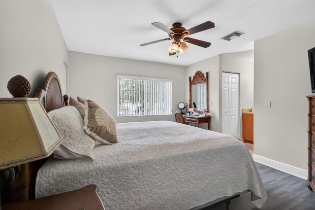 6698 Old Farm Trail, Boynton Beach, FL 33437