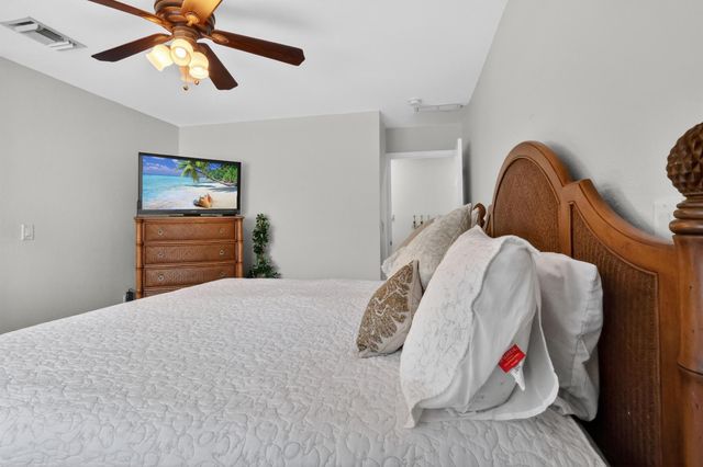 6698 Old Farm Trail, Boynton Beach, FL 33437