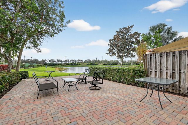 6698 Old Farm Trail, Boynton Beach, FL 33437