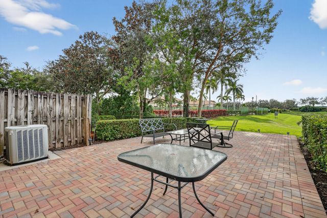6698 Old Farm Trail, Boynton Beach, FL 33437