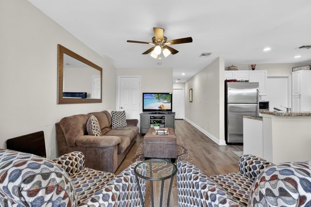 6698 Old Farm Trail, Boynton Beach, FL 33437