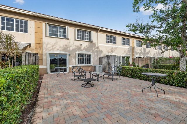 6698 Old Farm Trail, Boynton Beach, FL 33437