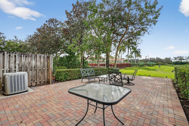 6698 Old Farm Trail, Boynton Beach, FL 33437