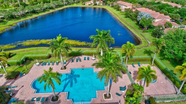 6698 Old Farm Trail, Boynton Beach, FL 33437