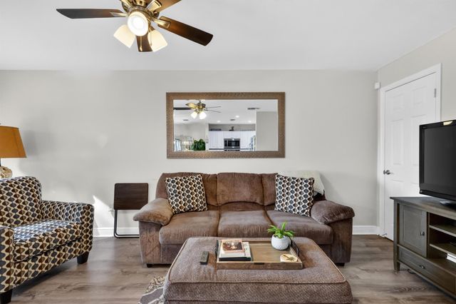 6698 Old Farm Trail, Boynton Beach, FL 33437