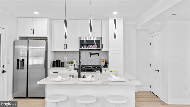 2529 LIBERTY PKWY, Baltimore, MD 21222