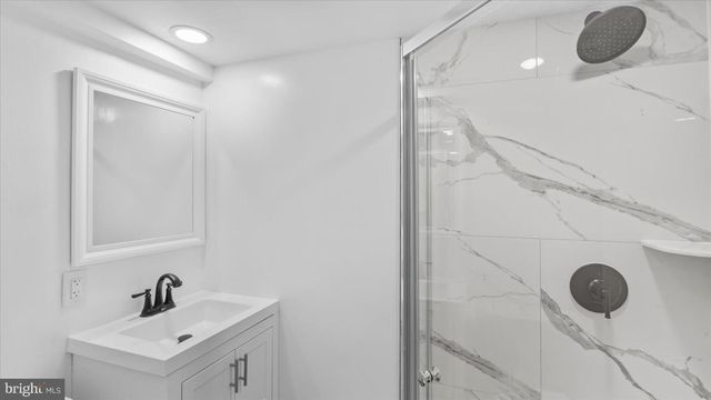 2529 LIBERTY PKWY, Baltimore, MD 21222