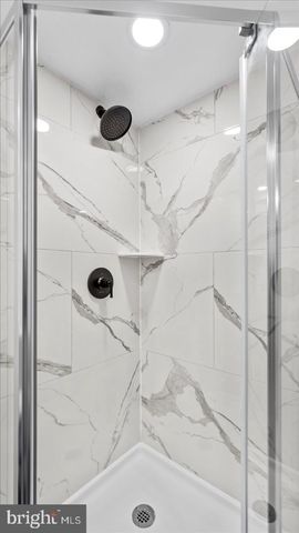 2529 LIBERTY PKWY, Baltimore, MD 21222