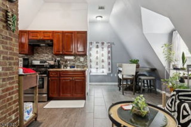 46 Osborne Ter, Newark City, NJ 07108