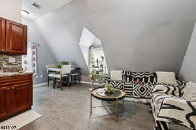 46 Osborne Ter, Newark City, NJ 07108