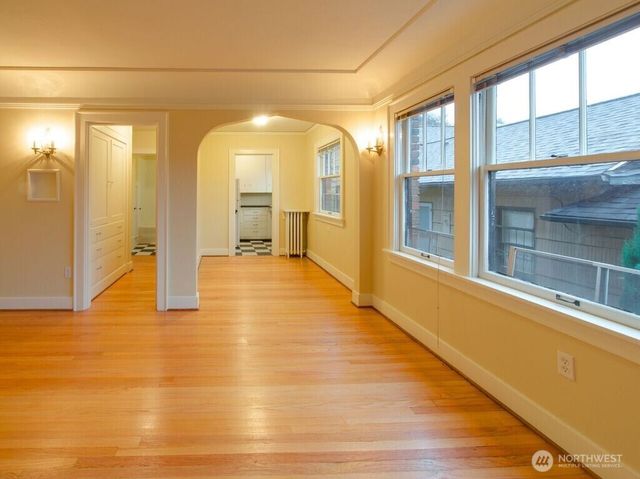 416 Summit Avenue E, Seattle, WA 98102