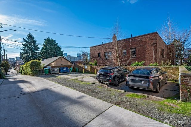 416 Summit Avenue E, Seattle, WA 98102