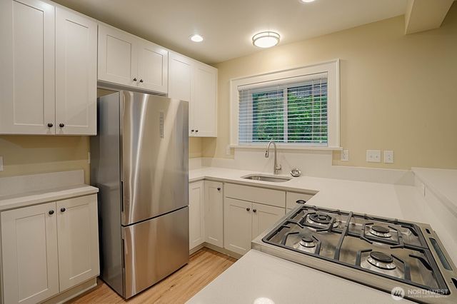 416 Summit Avenue E, Seattle, WA 98102