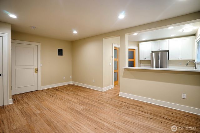 416 Summit Avenue E, Seattle, WA 98102