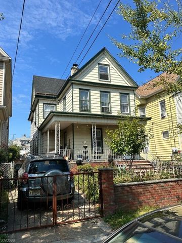 580 Monroe Ave, Elizabeth City, NJ 07201