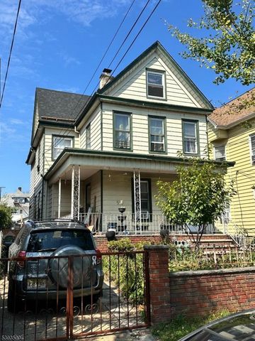 580 Monroe Ave, Elizabeth City, NJ 07201