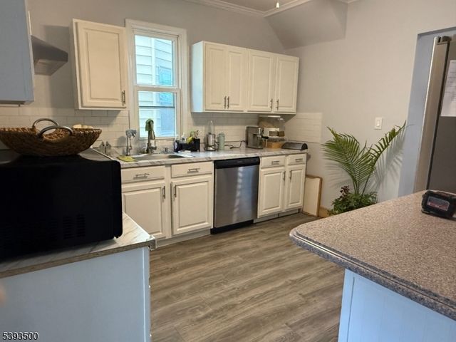 580 Monroe Ave, Elizabeth City, NJ 07201