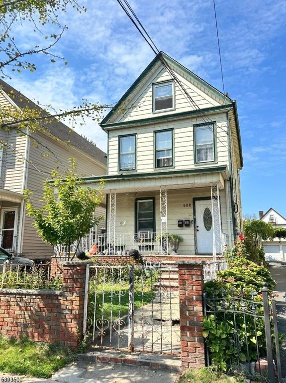 580 Monroe Ave, Elizabeth City, NJ 07201