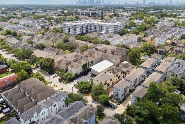 1421 W 26th Street Unit F, Houston, TX 77008