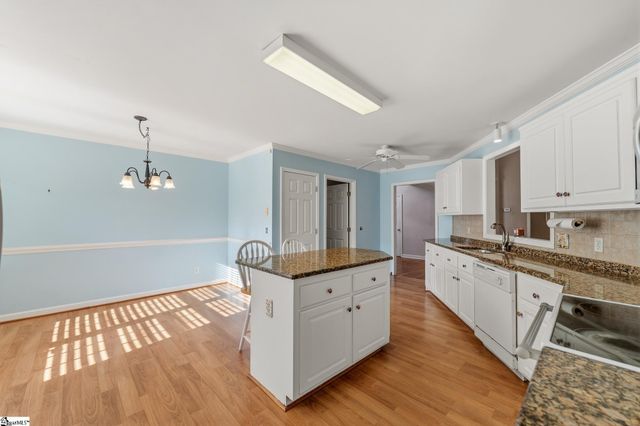 207 Kinard Way, Simpsonville, SC 29681