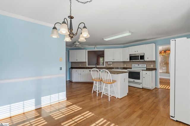 207 Kinard Way, Simpsonville, SC 29681