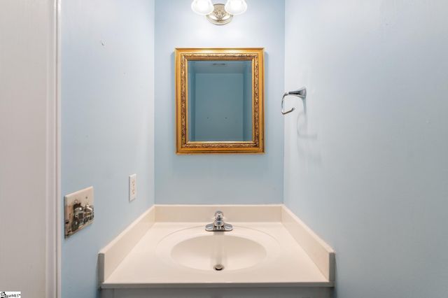 207 Kinard Way, Simpsonville, SC 29681
