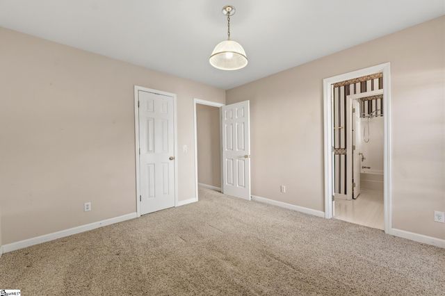 207 Kinard Way, Simpsonville, SC 29681
