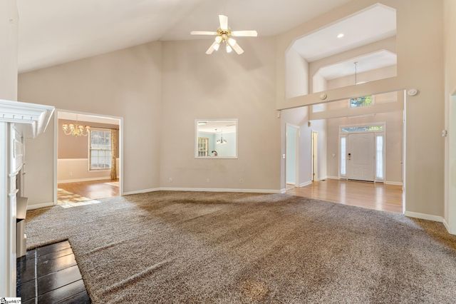 207 Kinard Way, Simpsonville, SC 29681